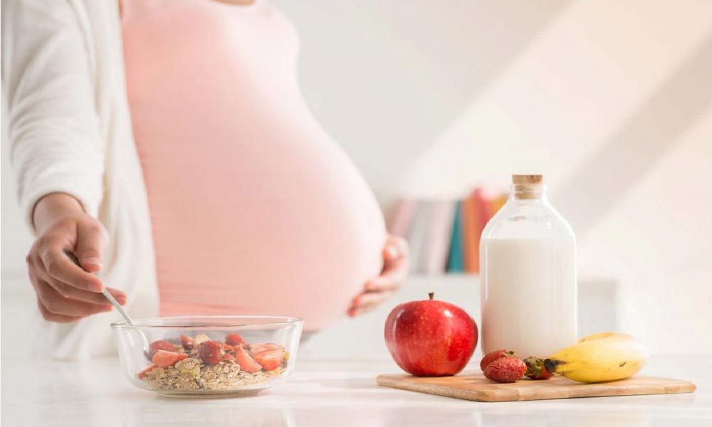 تغذیه مادر در ماههای اول بارداری